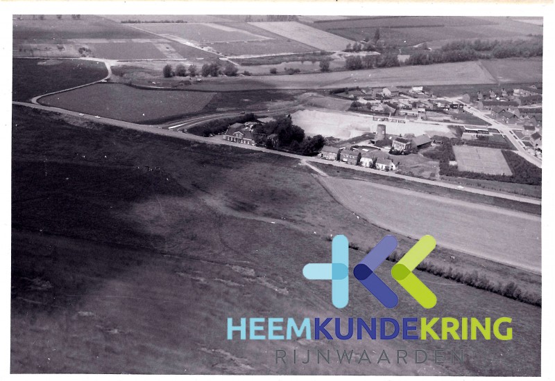 Tolkamer 1972 Luchtfoto Boterdijk - Geuzenwaard- op achtergrond Scherward ( `s Graven waard) Coll.G.B. Janssen